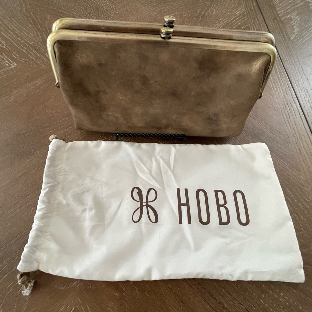 NWT HOBO Lauren Stardust' Metallic Leather with Wanderlust Lining Wallet/Clutch